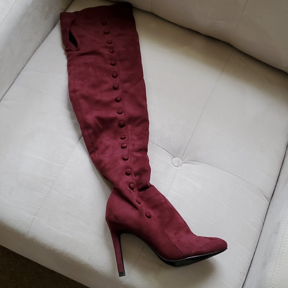 Knee High Suade Heal Boots